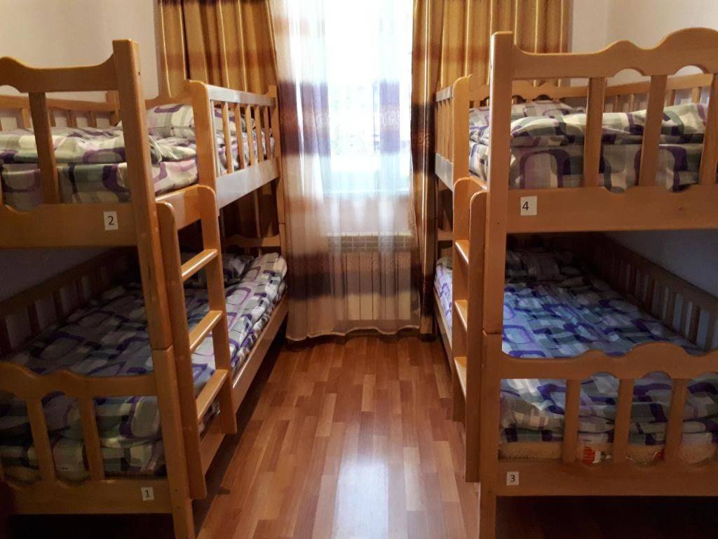 Фотографии номера Кровать в общем 4-местном номере для мужчин и женщин в  Arm Hostel Ереван